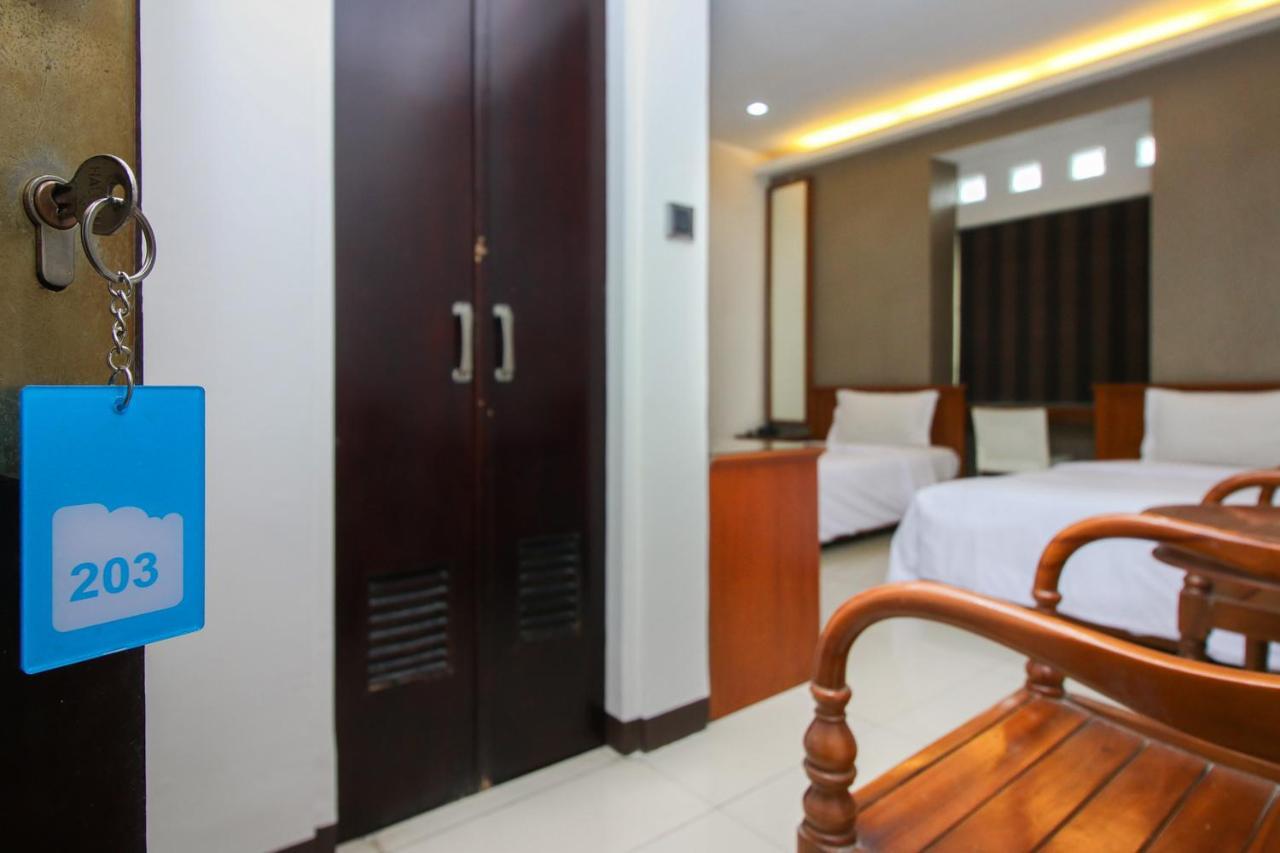 Sky Hotel Buah Batu 1 Bandung Bagian luar foto